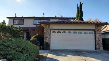 Main picture of 819 Poplar Ave