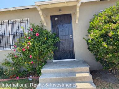 Main picture of 11012 Willowbrook Ave