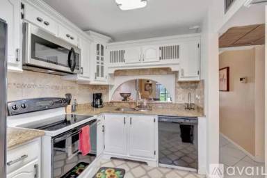 Main picture of 7101 Golf Colony Ct