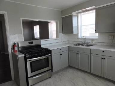 Main picture of 2814 Riverview St