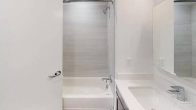 Main picture of 70 Roseville Ave