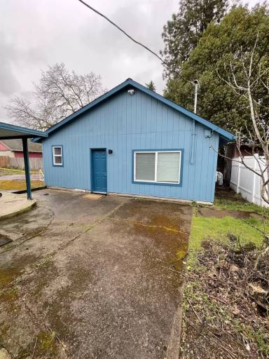 Main picture of 3859 Midway Ave NE