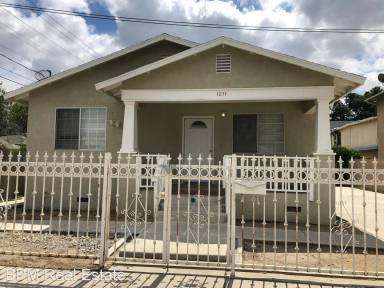Main picture of 1211 Tulare St