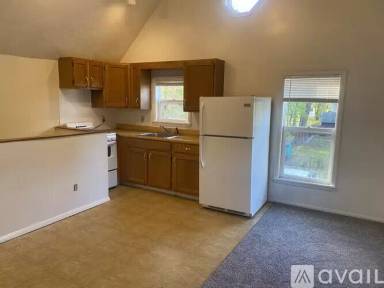 Main picture of 4285 Lake Ave