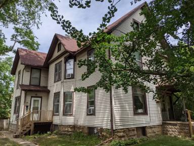 Main picture of 980 North Court Street - 4