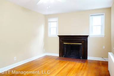 Main picture of 8403 Greenwood Ave