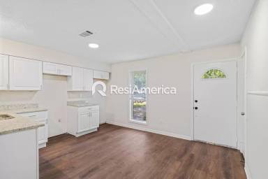 Main picture of 914 Valley Springs Dr