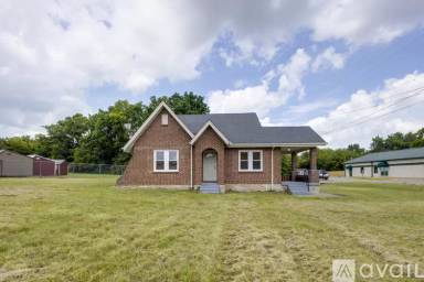 Main picture of 901 Weeping Willow Way