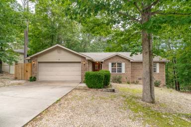 Main picture of 7 Presley Ln
