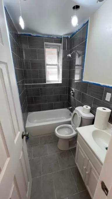Main picture of 673 Watkins St