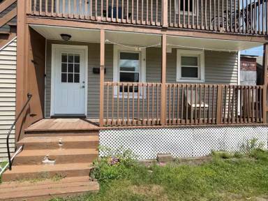 Main picture of 67 Meadow St
