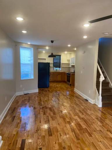 Main picture of 3945 Dell St
