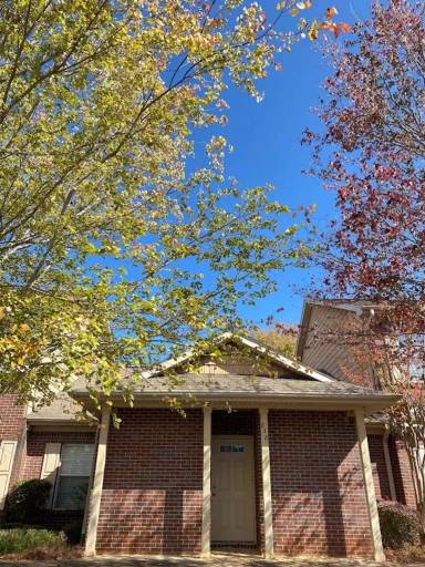 Main picture of 844 Harvard Dr
