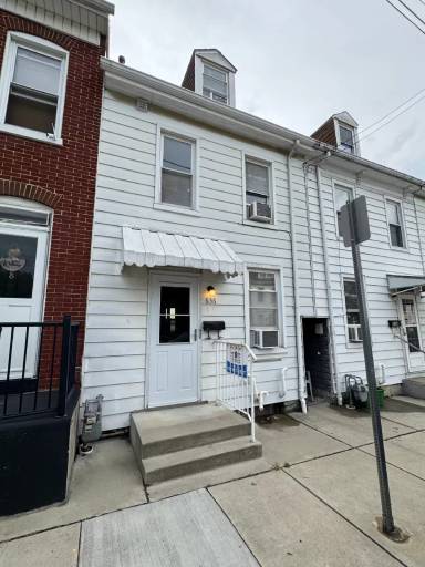 Main picture of 636 Vander Ave