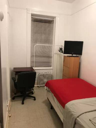 Main picture of 8413 90th St