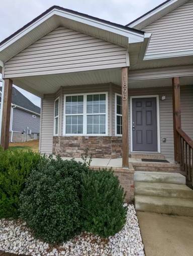 Main picture of 1895 Sheffield Ln