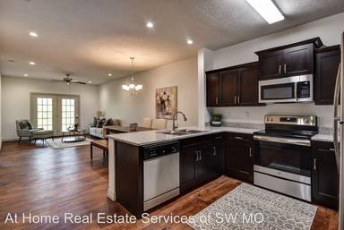 Main picture of The Villas At James River
