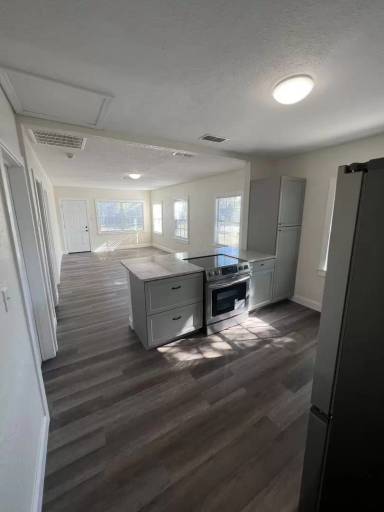 Main picture of 617 Lakehurst St