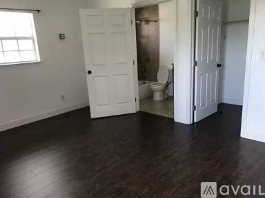 Main picture of 624 NW 16th Ave