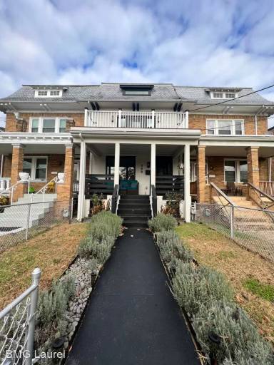 Main picture of 309 Madison St NW