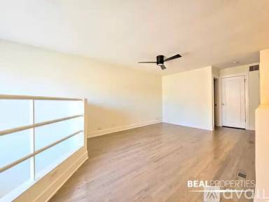 Main picture of 944 W Grace St Apartments