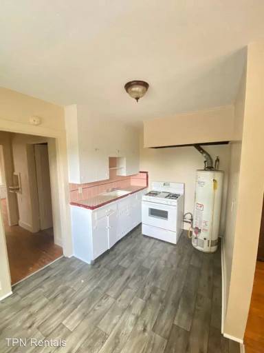 Main picture of 111 1/2 Yarborough St
