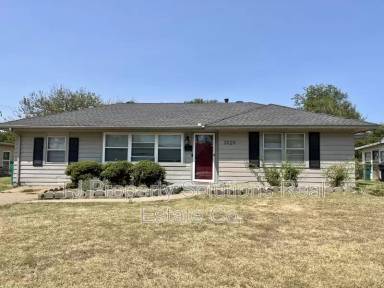 Main picture of 3029 W Fairfield Ave