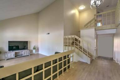 Main picture of 4371 Flandes St