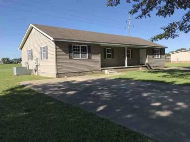 Main picture of 44 County Road 332