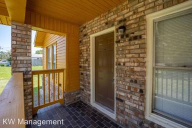 Main picture of 755 Greeves St