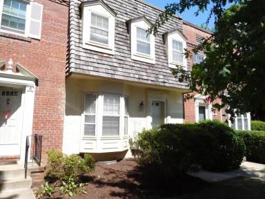 Main picture of 4821 Chevy Chase Dr