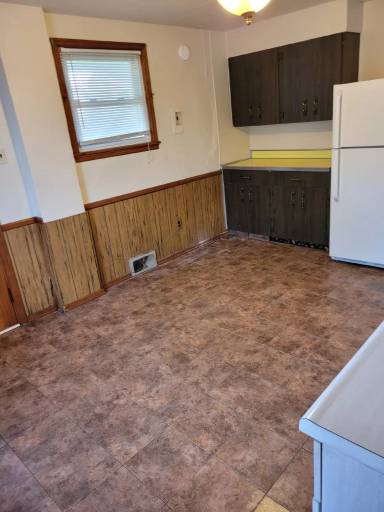 Main picture of 600 Farnsworth Ave