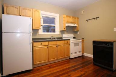 Main picture of 18 Brackett St