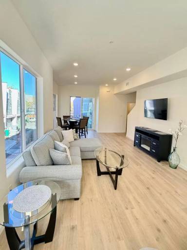 Main picture of 130 Rissone Ln