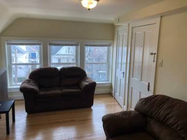 Main picture of 365 E 2nd St