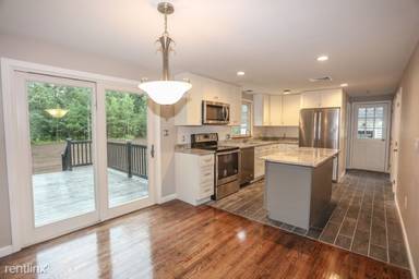 Main picture of 18 Riverside Dr