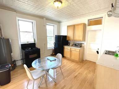 Main picture of 2000 S May St