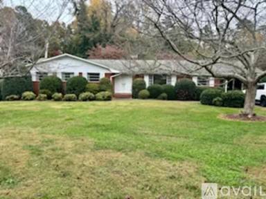 Main picture of 114 N Milford Dr