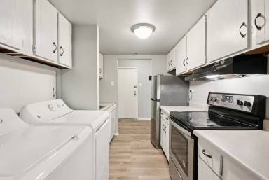 Main picture of 3 Maryland Cir
