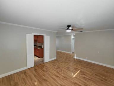 Main picture of 455 W D St