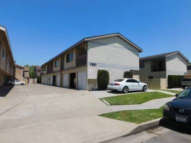Main picture of 7921 Stark Dr