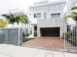 Main picture of 19025 Atlantic Blvd