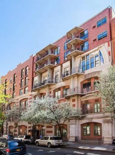 Main picture of 210-220 East 22nd Street