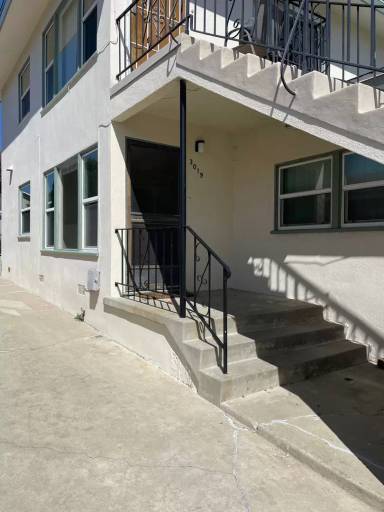 Main picture of 3021 S Pacific Ave