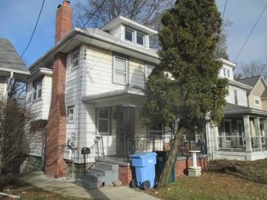 Main picture of 219 E Mount Hope Ave