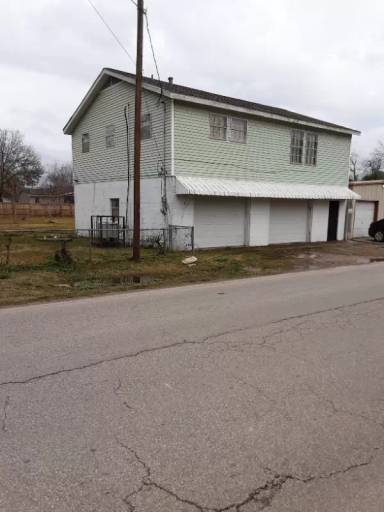 Main picture of 2401 Lone Oak Rd