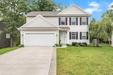 Main picture of 1002 Waters Edge Ln