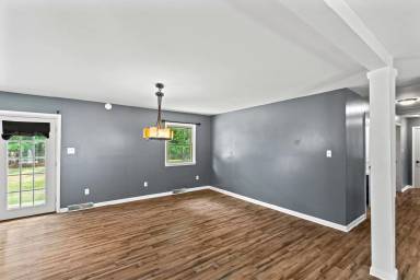 Main picture of 75 Vandergrift Dr