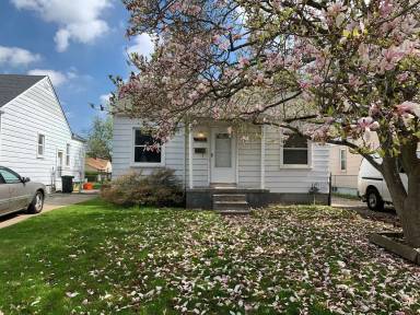 Main picture of 18747 Woodcrest St