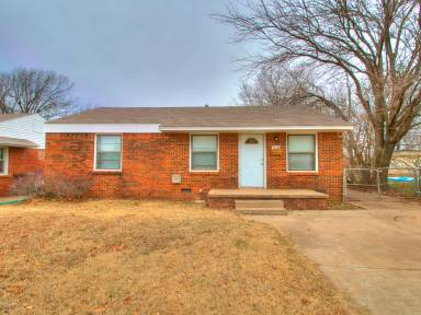 Main picture of 1110 N Redbud Dr